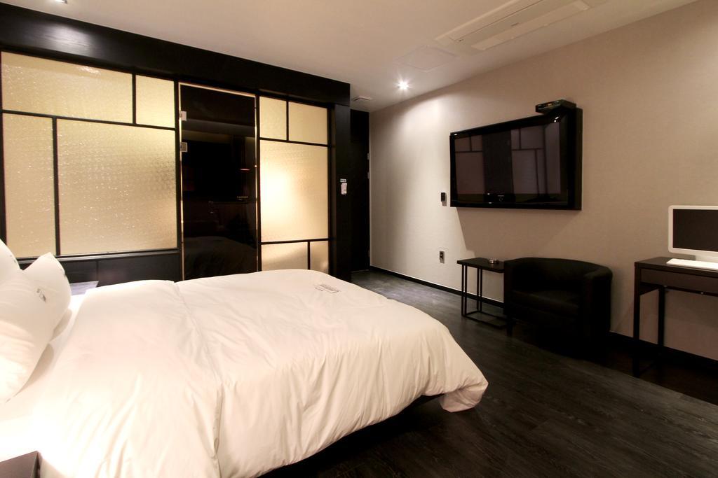 Hotel Londoner Gimhae Экстерьер фото
