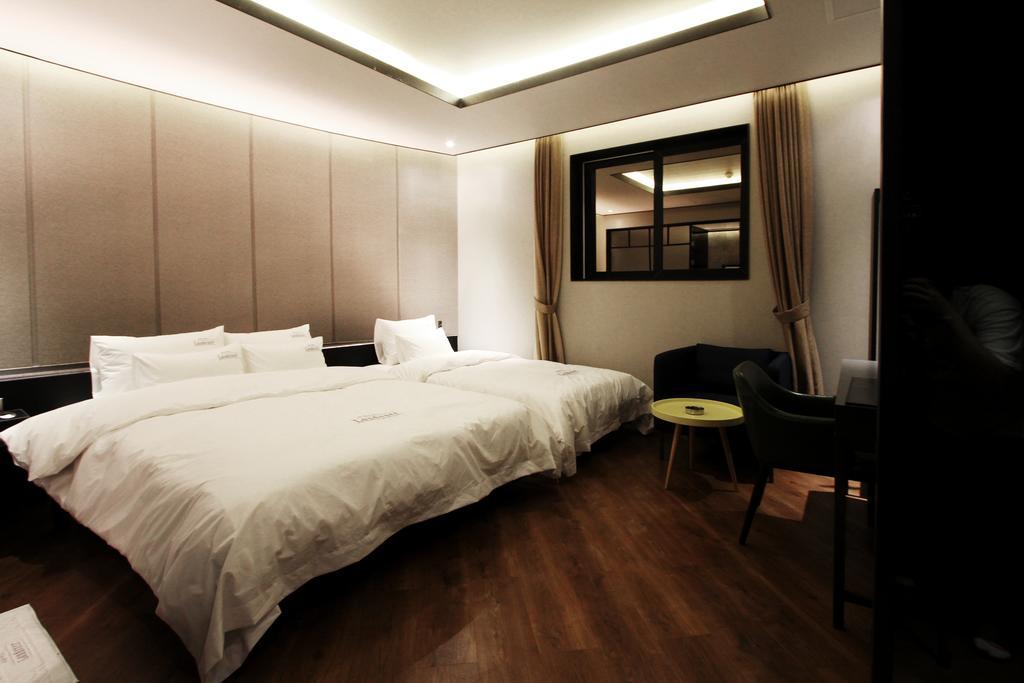 Hotel Londoner Gimhae Экстерьер фото