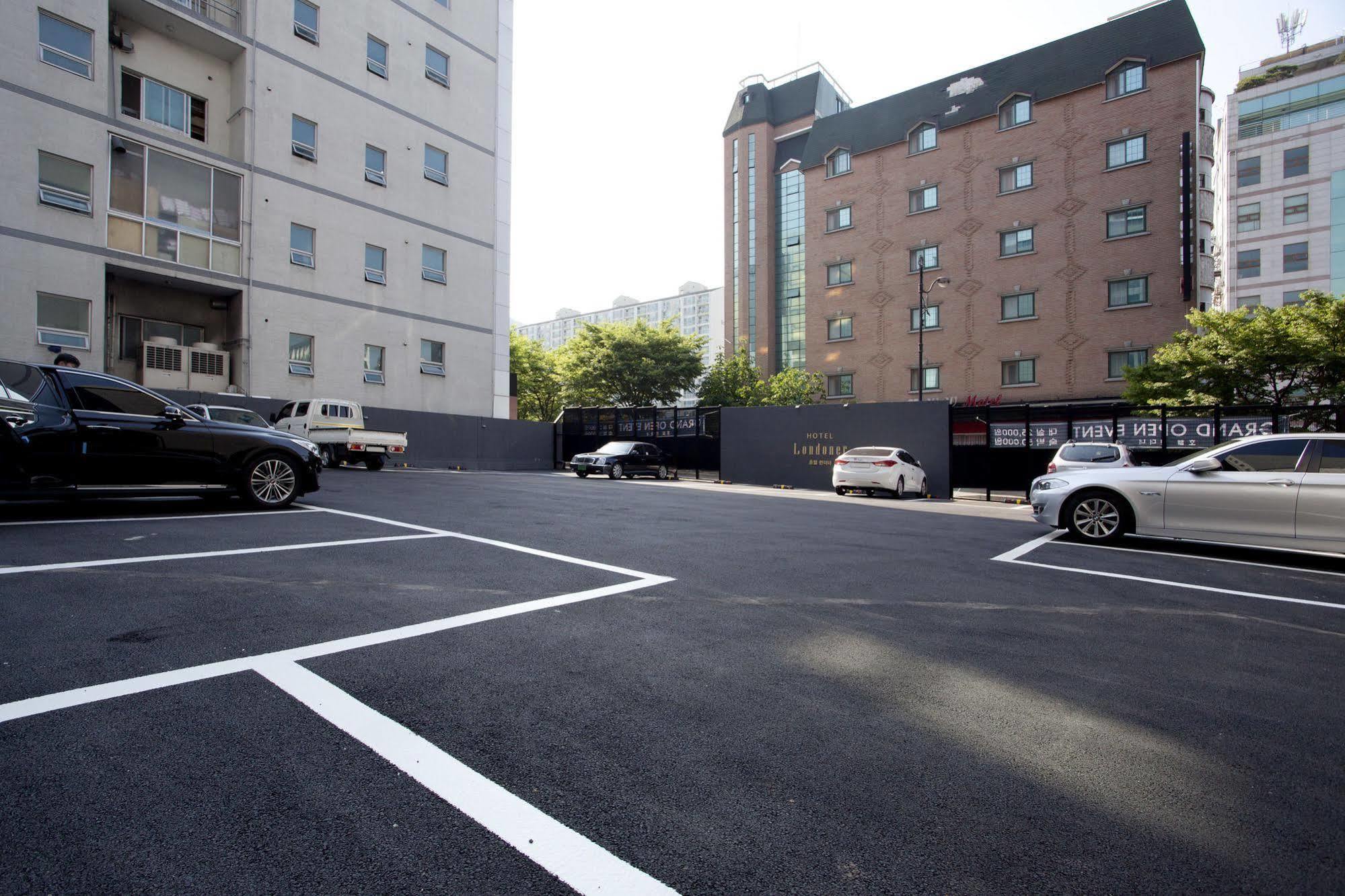 Hotel Londoner Gimhae Экстерьер фото